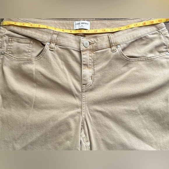Lane Bryant Flex Magic Waistband Signature Fit Crop Jeans 16P - Picture 3 of 7